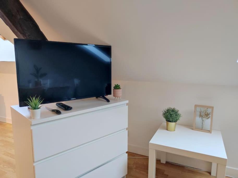 Paisible Duplex Au Centre-Ville 르망 외부 사진